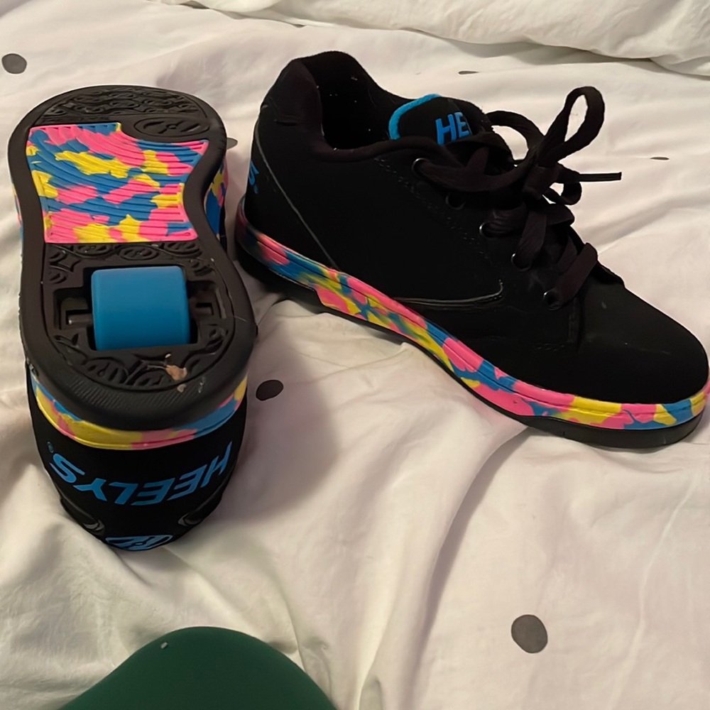 Like new Heeleys